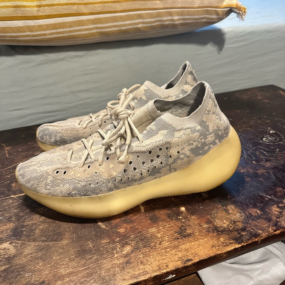 Yeezy 700 size 10 1/2